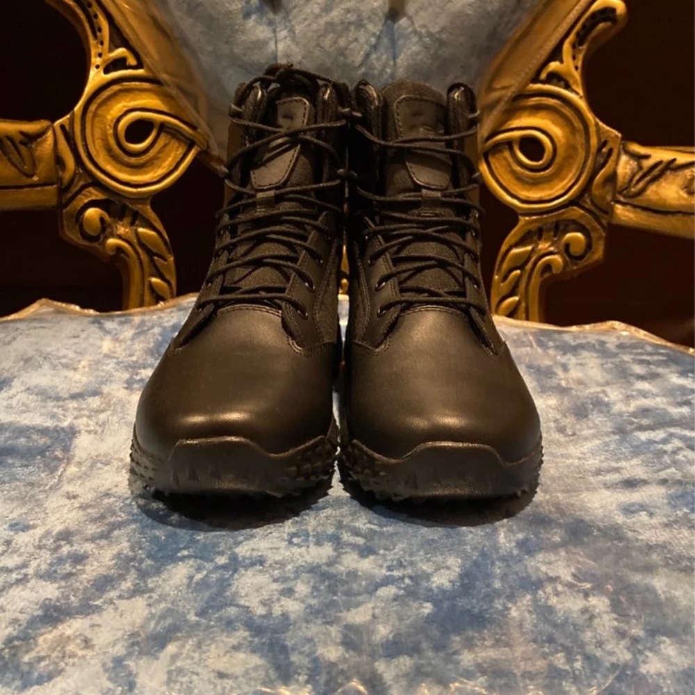 Under armor women’s boots